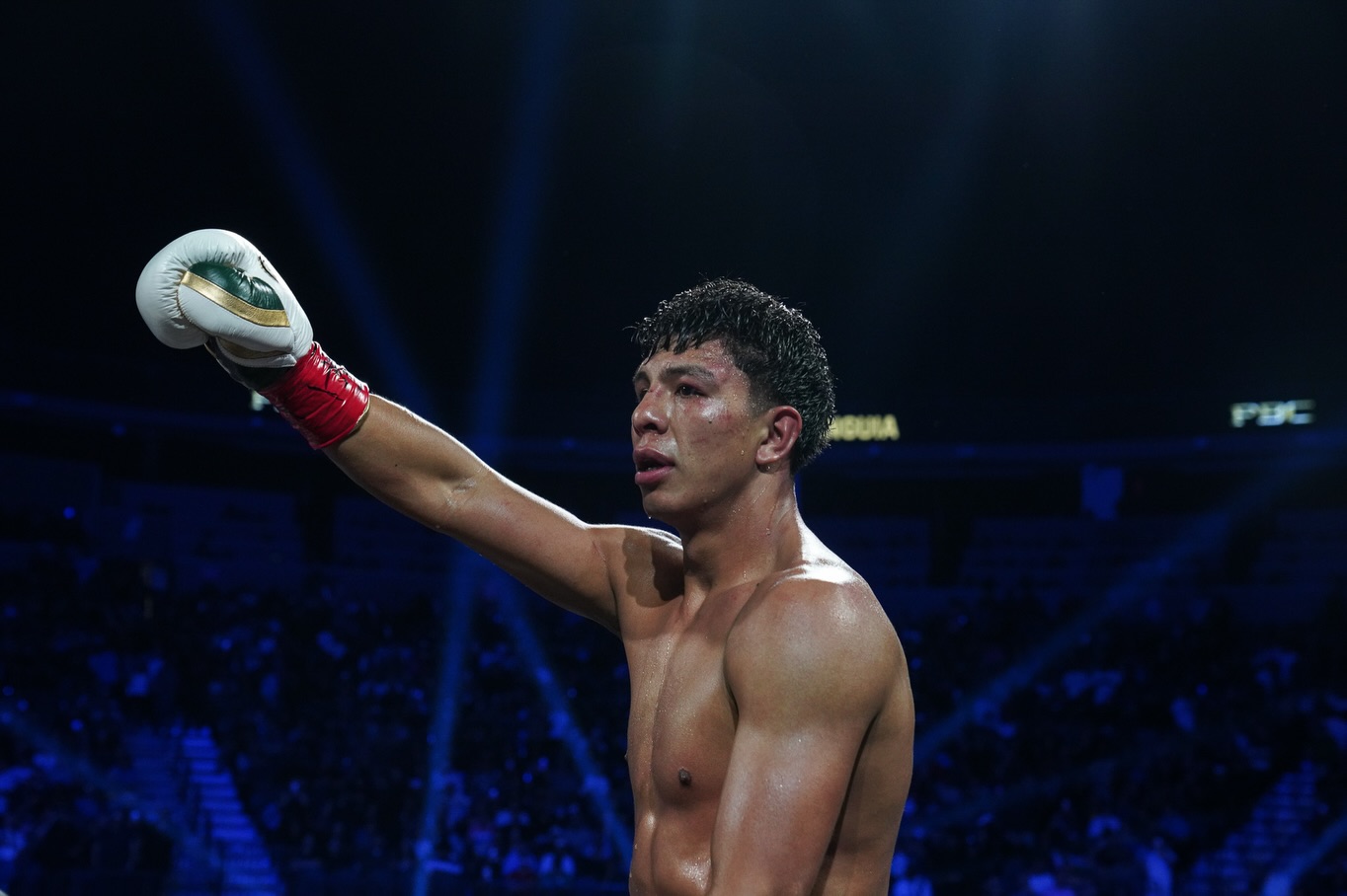 MUNGUÍA SE CORONA CAMPEÓN MUNDIAL EN LAS VEGAS