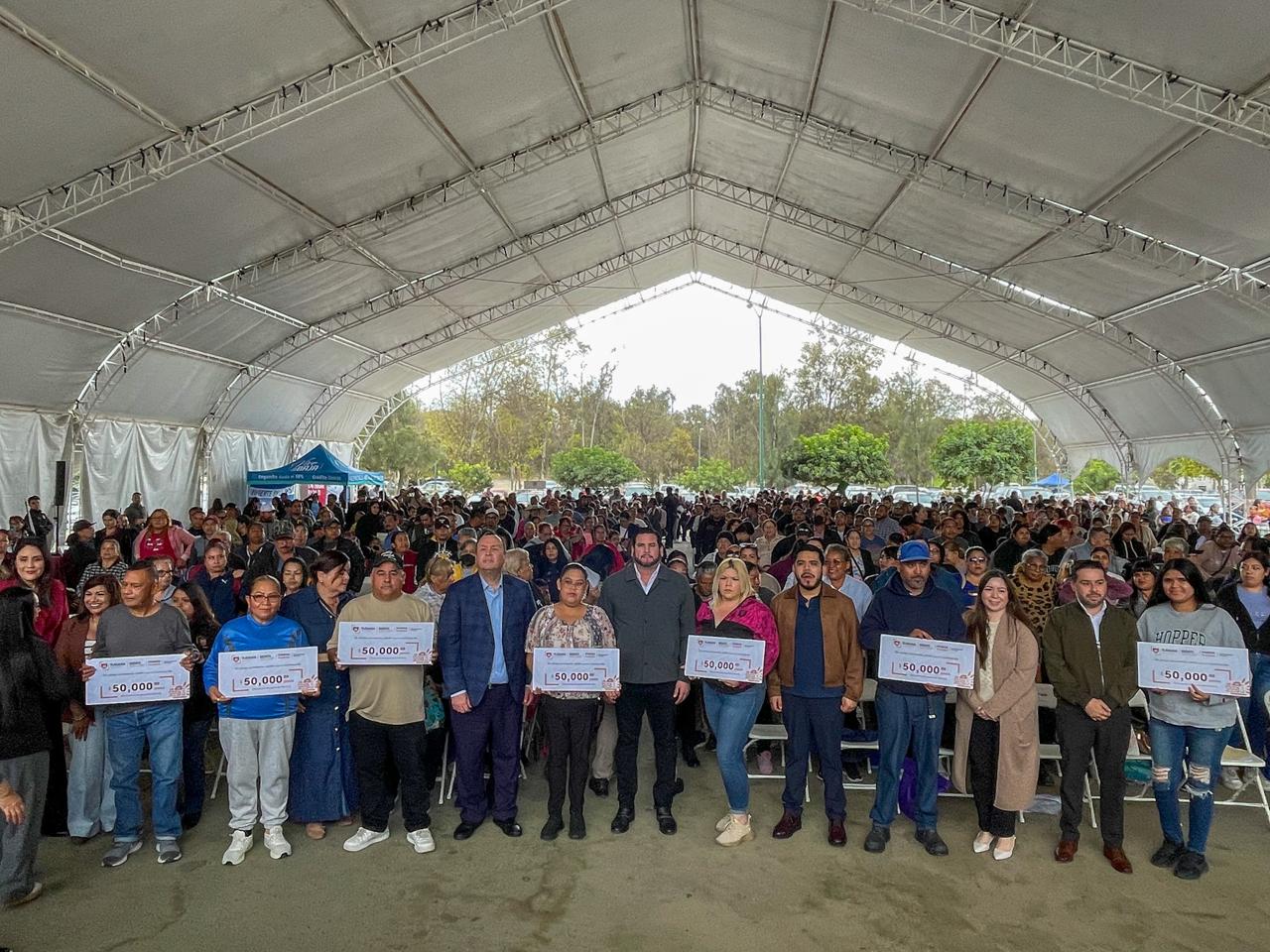 ENTREGAN MÁS DE 100 CRÉDITOS A EMPRENDEDORES DE TIJUANA