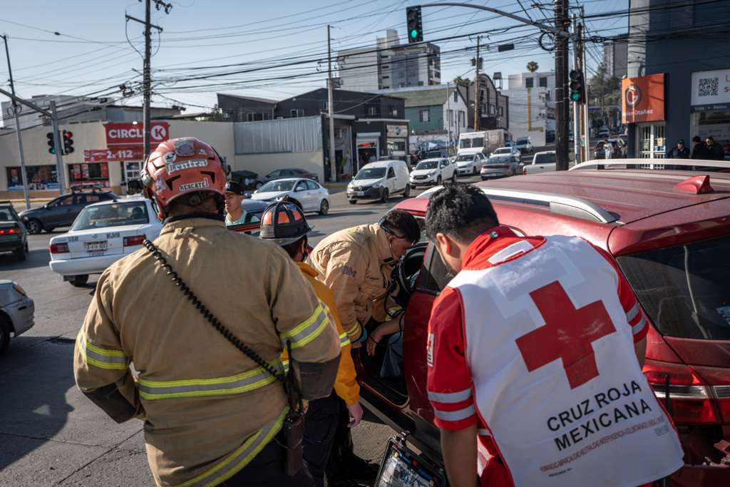 ACCIDENTE EN BULEVAR AGUA CALIENTE