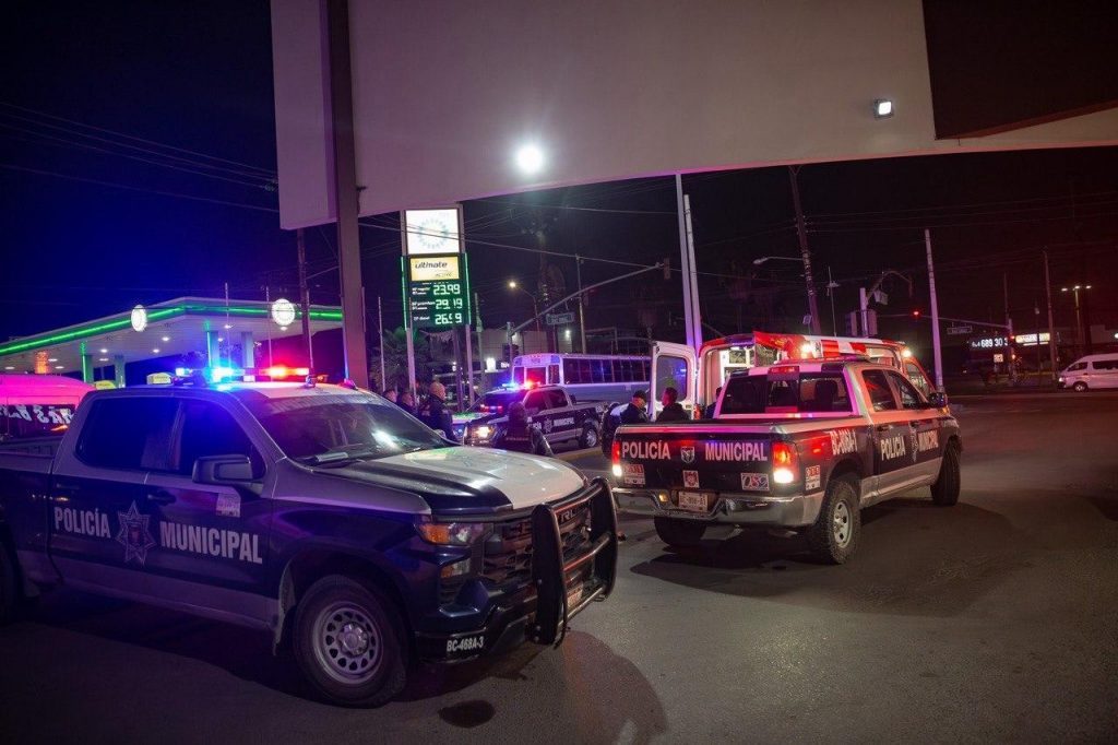 ATAQUE ARMADO EN PINOS AGÜERO DEJA UNA MUJER MUERTA Y DOS HOMBRES HERIDOS.