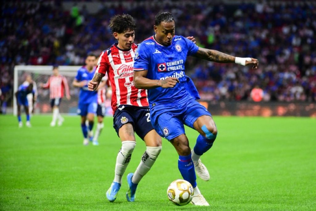 CRUZ AZUL Y CHIVAS DEJAN ABIERTA LA SEMIFINAL TRAS EMPATE EN LA IDA