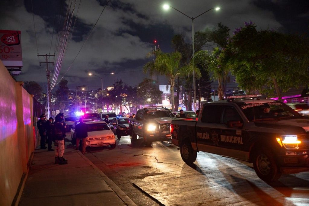 LOCALIZAN CUERPO DENTRO DE VEHÍCULO EN LA COLONIA HIPÓDROMO.