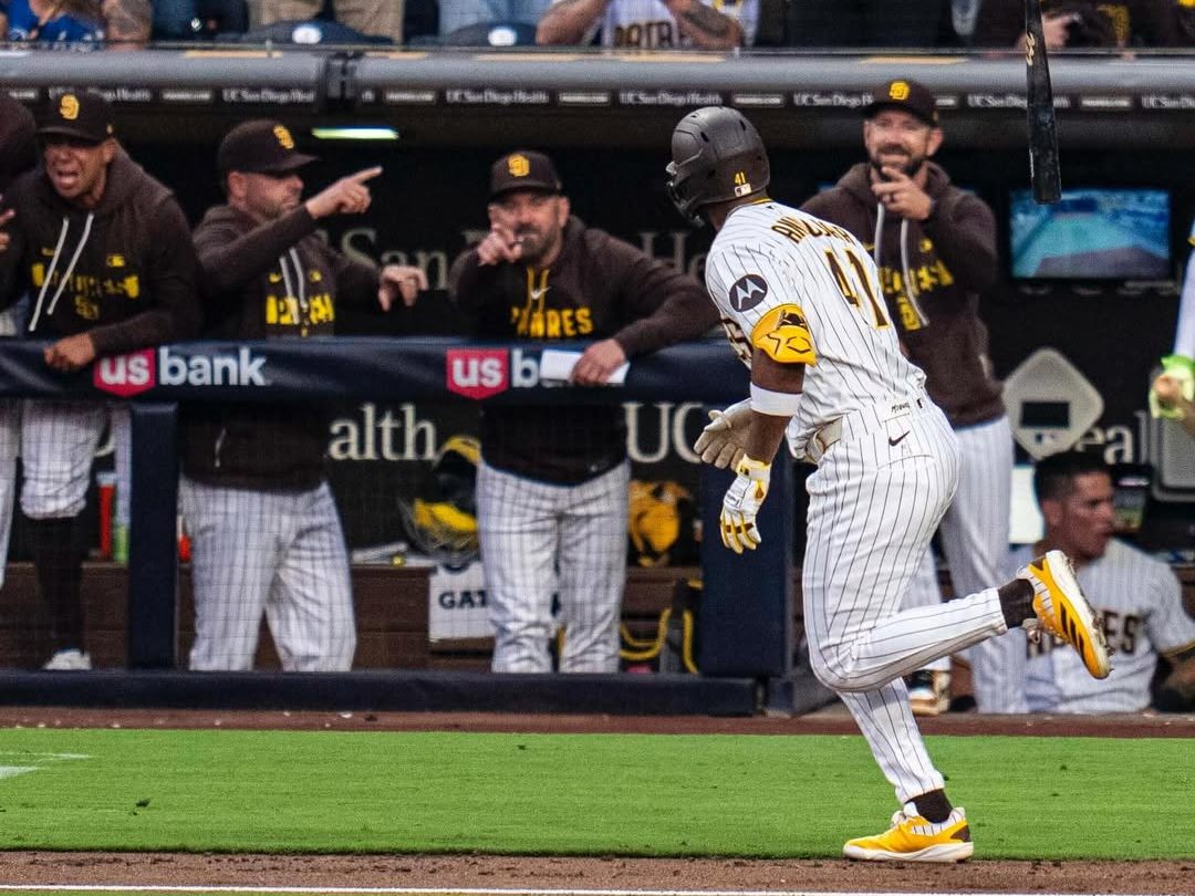 PADRES GANARON EL PRIMER JUEGO POR LA MÍNIMA.