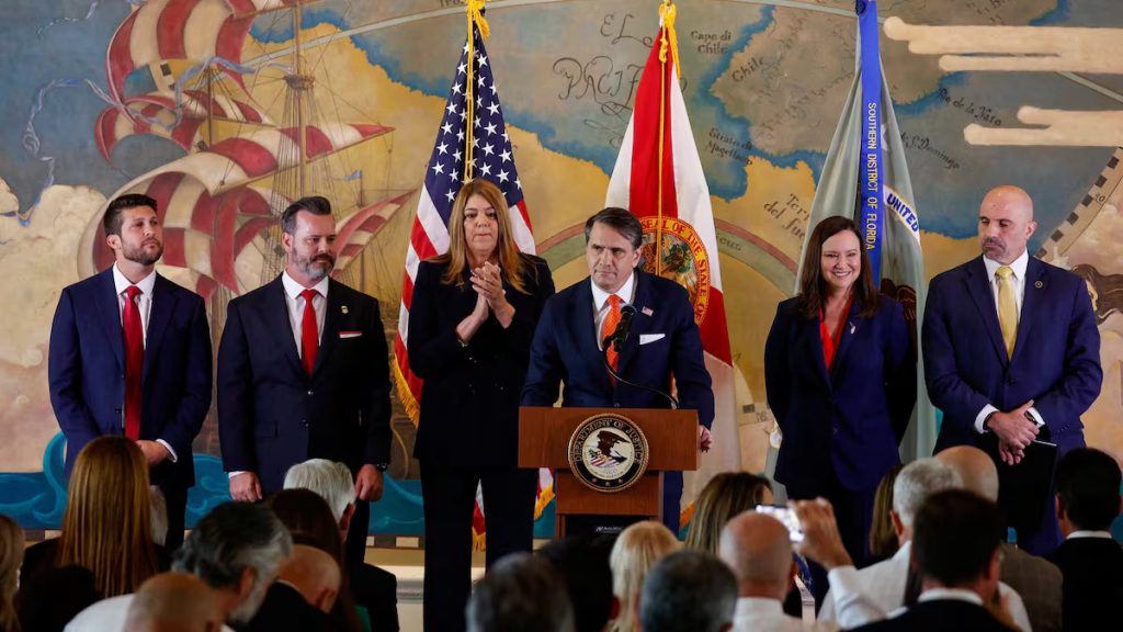 ESTADOS UNIDOS PRESIONA A CUBA MIENTRAS CRECE CASO CONTRA RAÚL CASTRO.