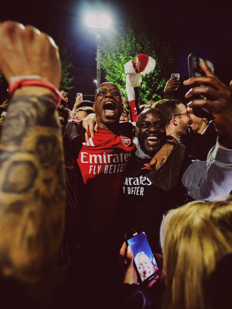 ARSENAL ROMPE SU MALDICIÓN Y VUELVE A SER CAMPEÓN DE INGLATERRA.