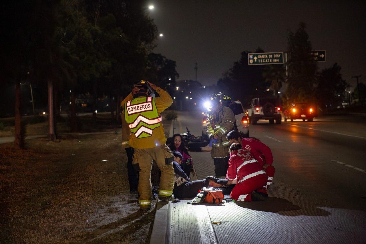 MOTOCICLISTA RESULTA LESIONADO TRAS ACCIDENTE EN LIBRAMIENTO ROSAS MAGALLÓN