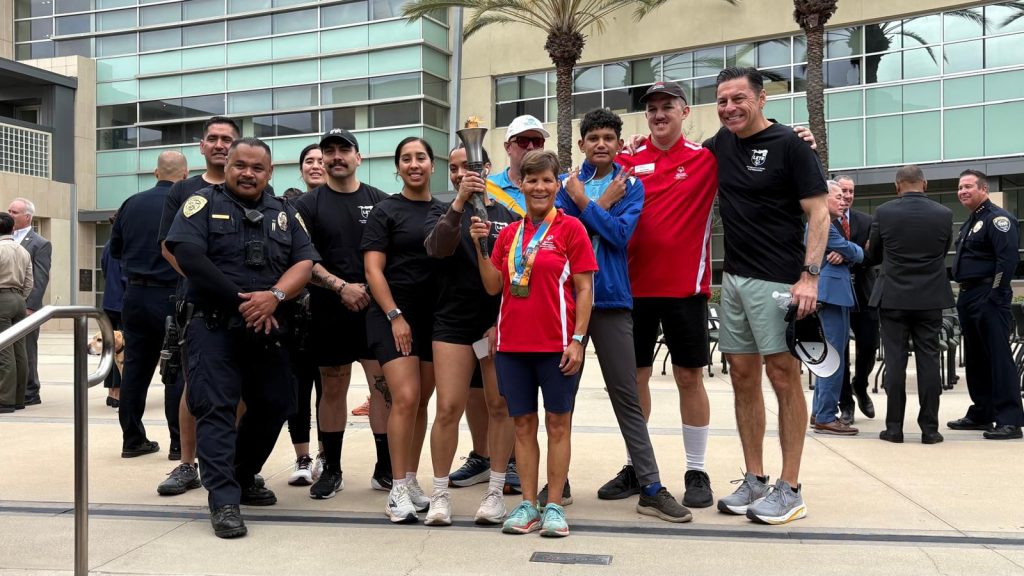 POLICIAS PARTICIPAN EN CARRERA PARA APOYAR LAS OLIMPIADAS ESPECIALES