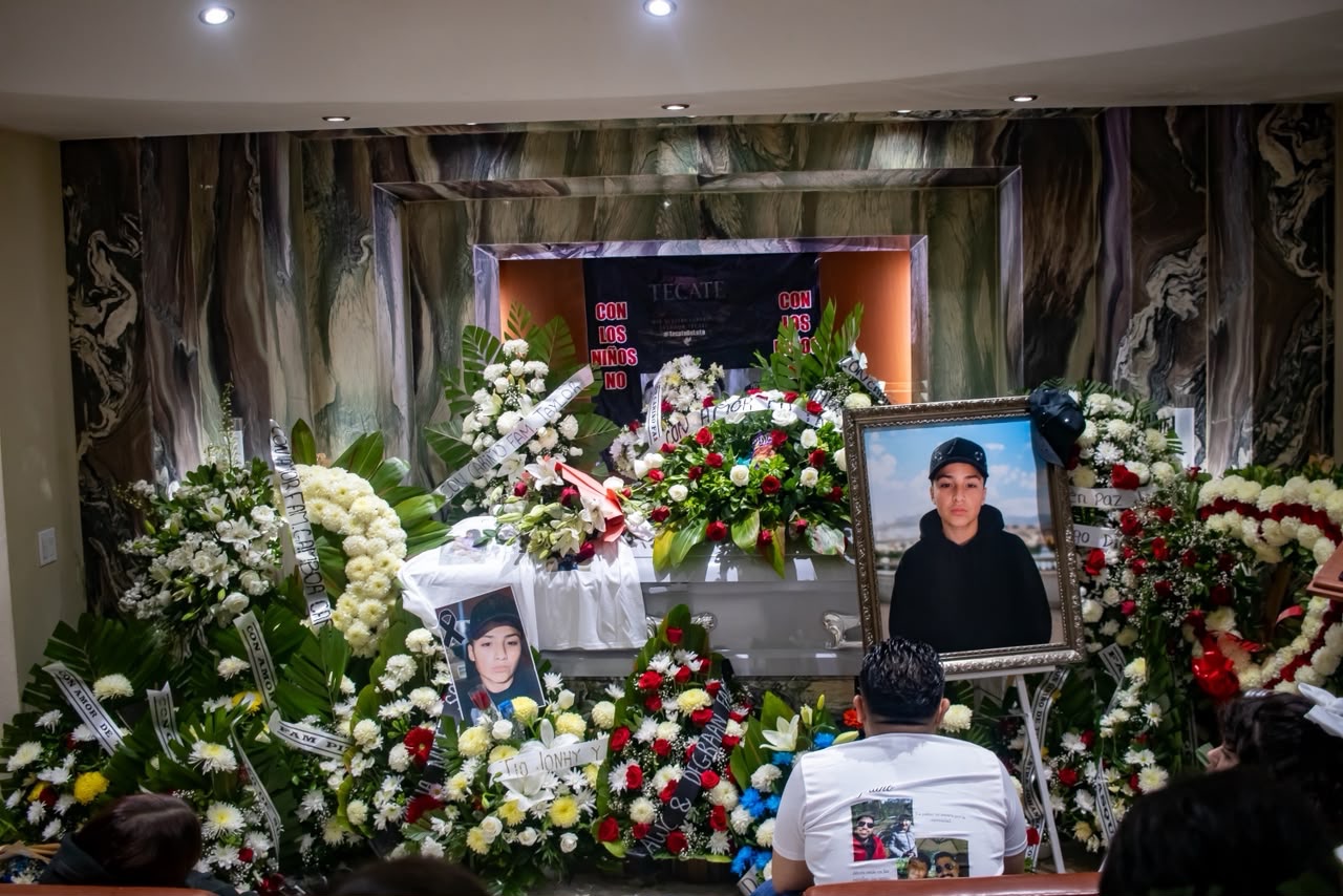 TECATE DESPIDE A JEREMY; EL CASO DE LOS TRES ADOLESCENTES AÚN ESPERA RESPUESTAS
