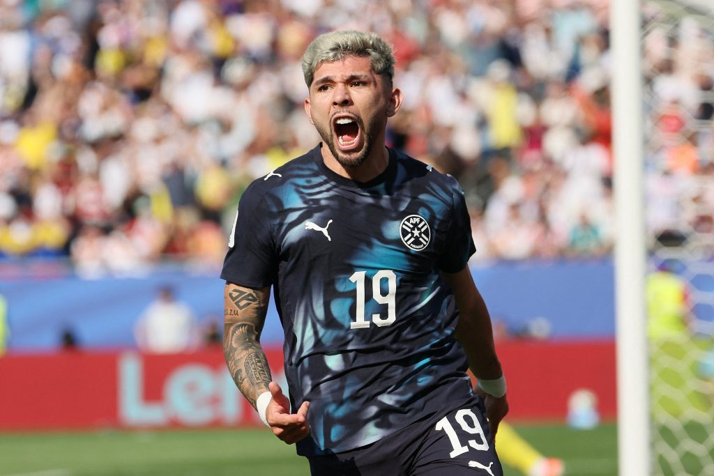 Gol de Julio Enciso para adelantar 1-0 a Paraguay ante Alemania.