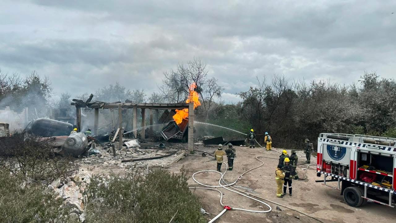 PIPAS DE GAS EXPLOTAN Y GENERAN ALARMA EN PUEBLA