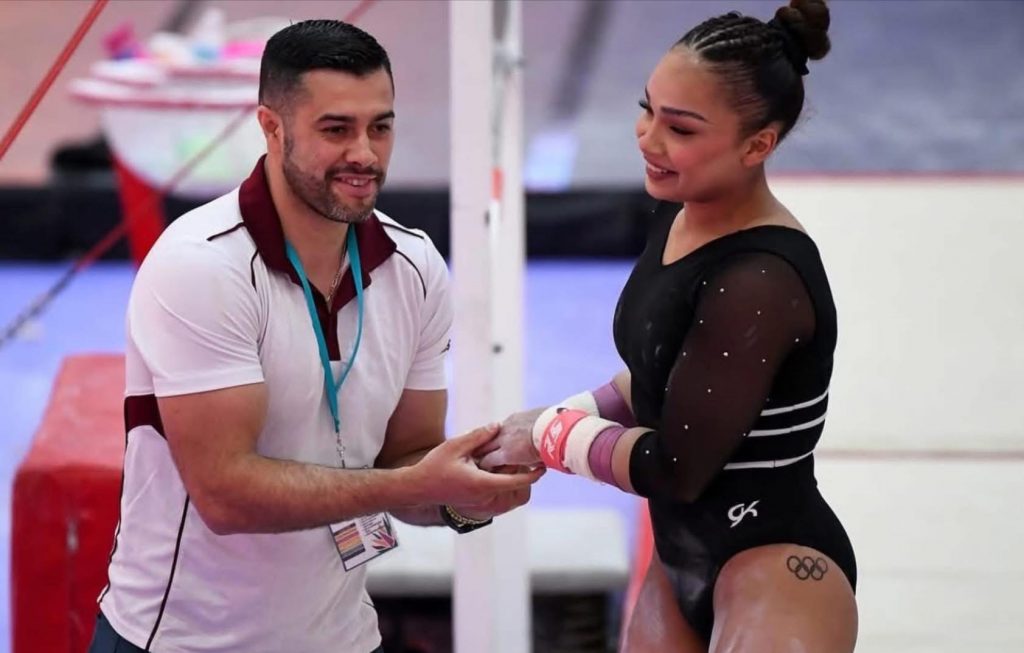 Natalia Escalera y el entrenador Luis Alberto Sosa.