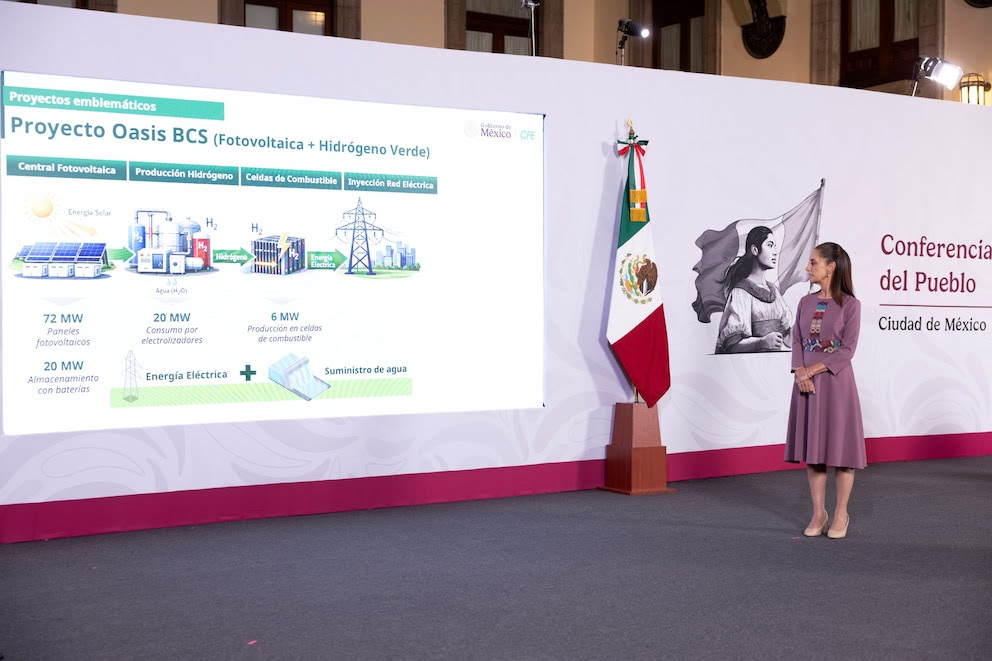 Claudia Sheinbaum presentando el proyecto OASIS durante la conferencia matutina de este miércoles 24 de junio.