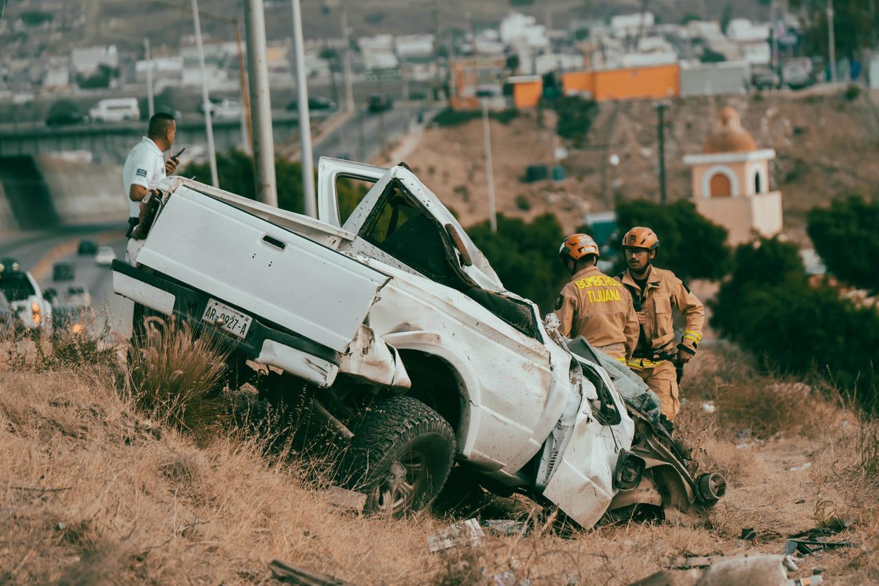 APARATOSO ACCIDENTE EN SANTA FE DEJA DOS LESIONADOS Y PROVOCA FUERTE CONGESTIONAMIENTO VEHICULAR