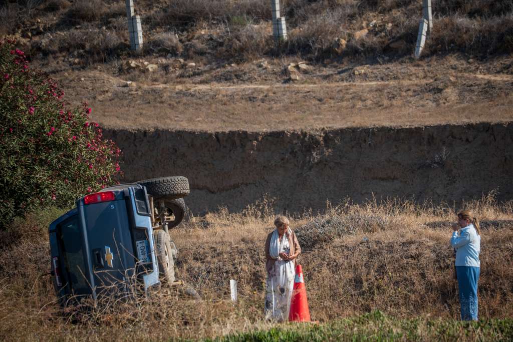 TRACTOCAMIÓN Y VEHÍCULOS INVOLUCRADOS EN EL ACCIDENTE.