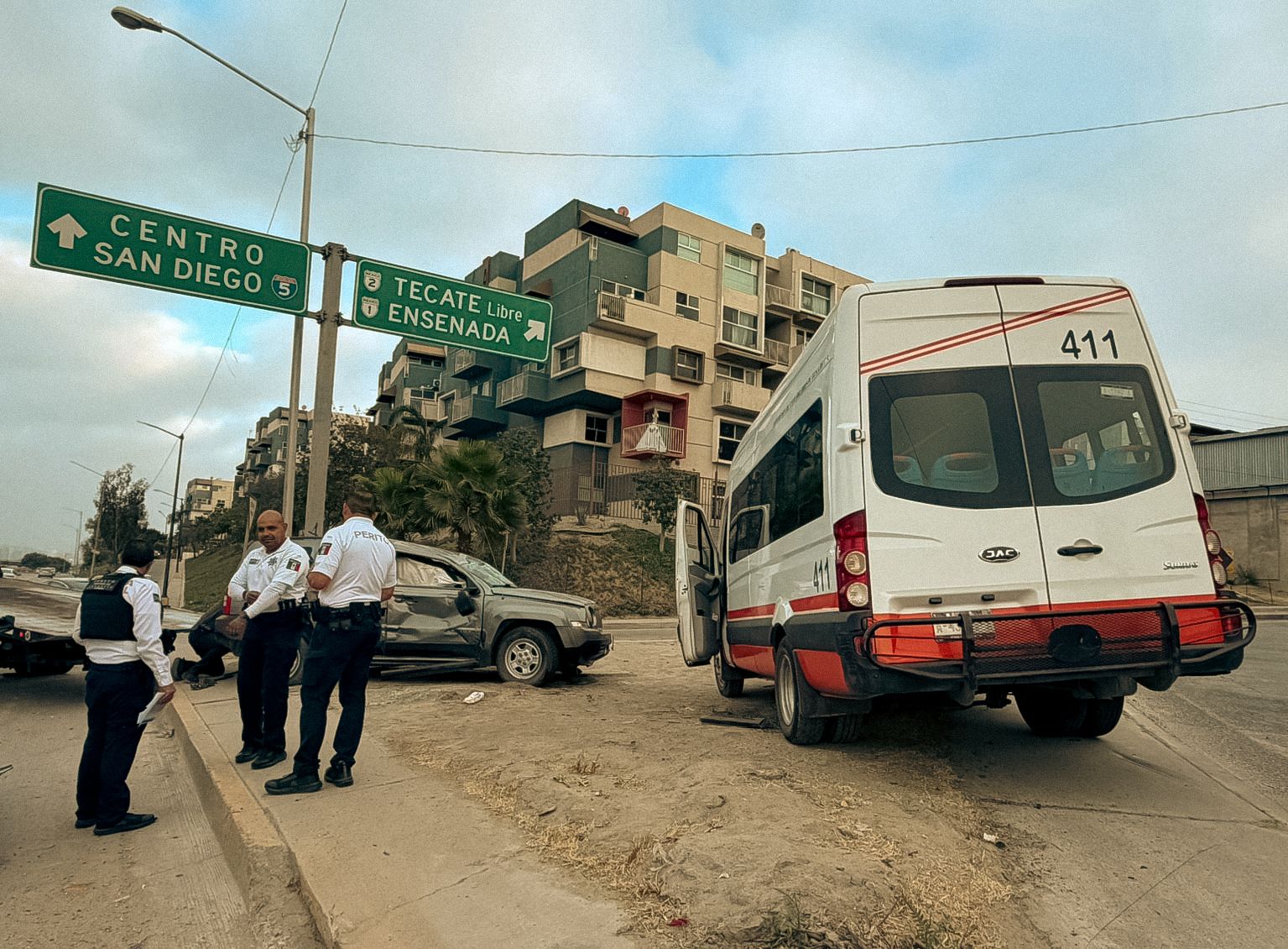 CHOQUE ENTRE UNIDAD ALTISA Y VEHÍCULO PARTICULAR EN LA VÍA RÁPIDA ALAMAR