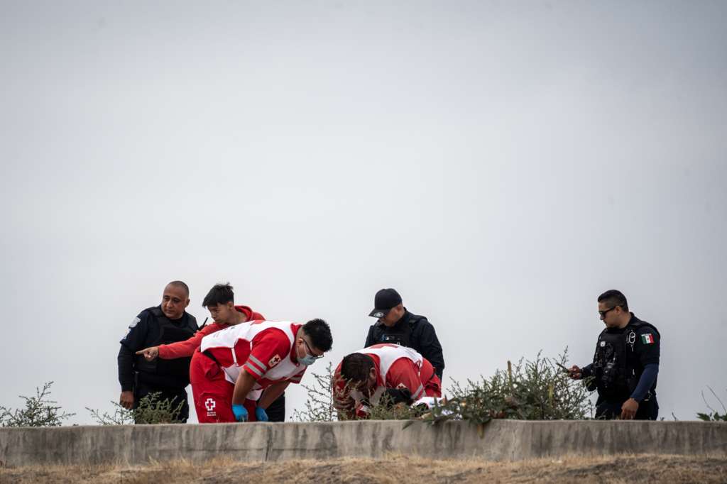 ATAQUE ARMADO EN LA CANALIZACIÓN DEL RÍO TIJUANA DEJA A UN HOMBRE HERIDO.