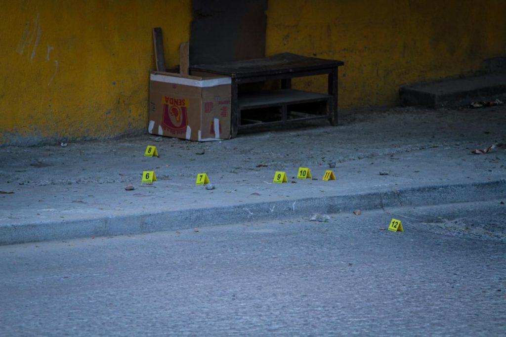 LOCALIZAN A DOS HOMBRES HERIDOS EN LA VÍA PÚBLICA.