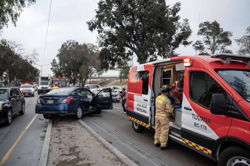 TRASLADAN A CONDUCTOR AL HOSPITAL GENERAL.