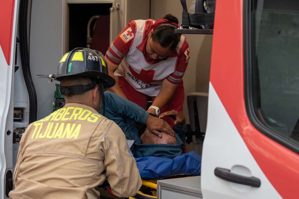 TRASLADAN A CONDUCTOR AL HOSPITAL GENERAL.