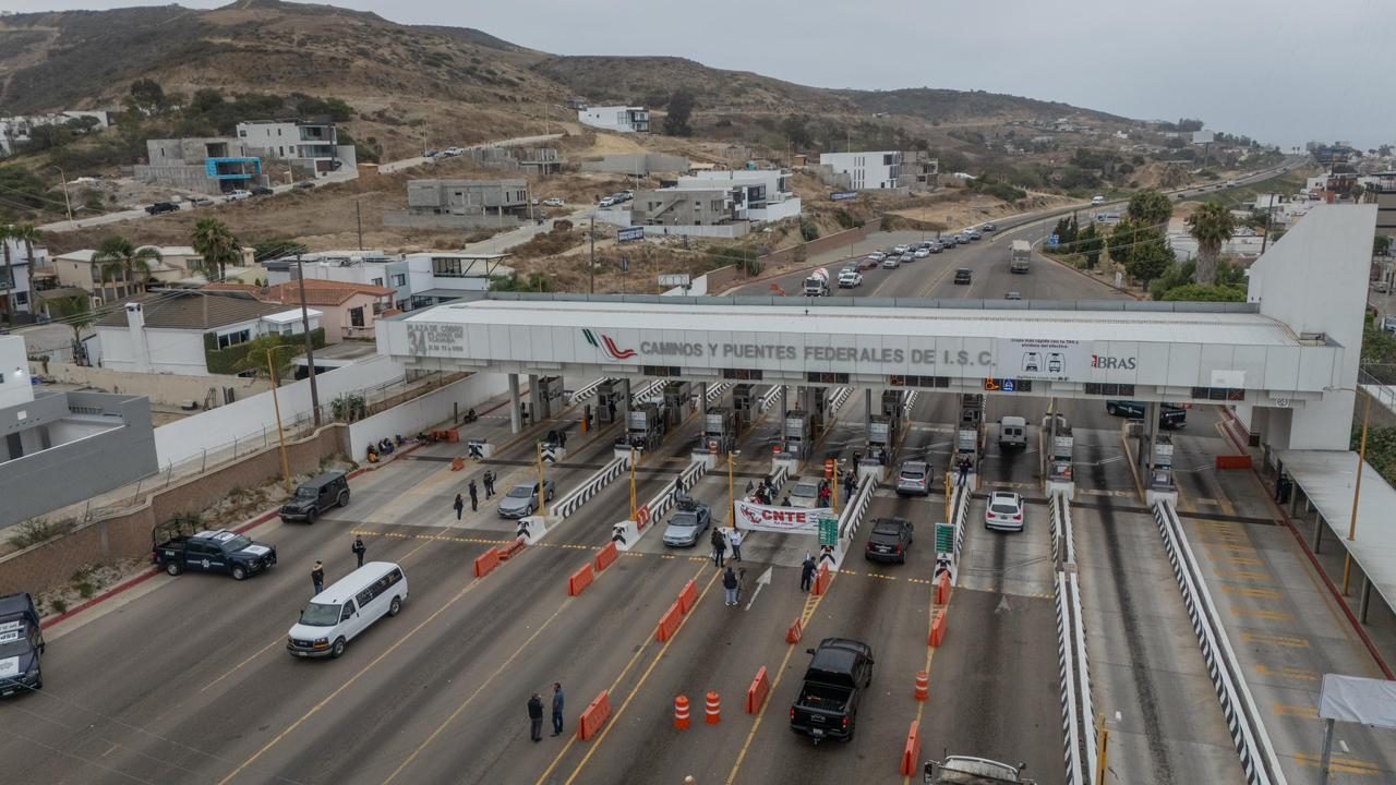 CNTE LIBERA CASETAS EN BAJA CALIFORNIA DURANTE QUINTO DÍA DE MOVILIZACIONES