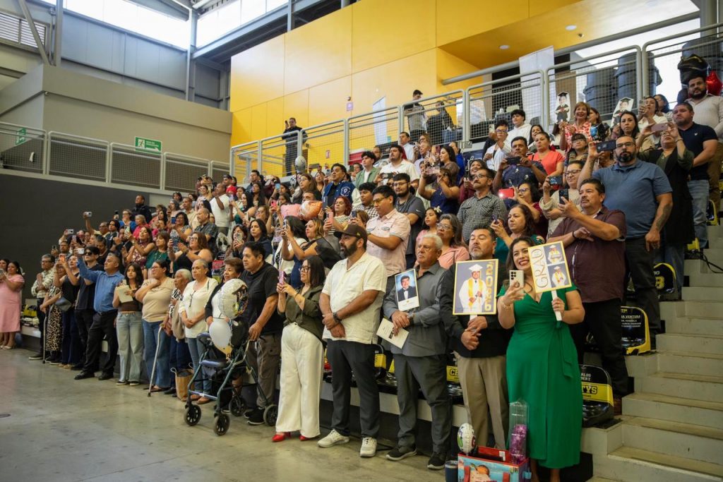 SWEETWATER REALIZA SU PRIMERA GRADUACIÓN EN TIJUANA.