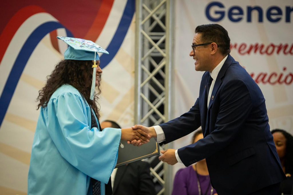 SWEETWATER REALIZA SU PRIMERA GRADUACIÓN EN TIJUANA.
