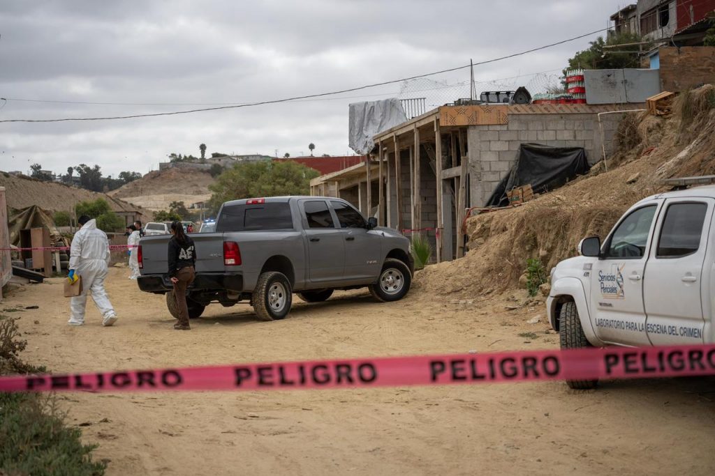HALLAZGO DE UN HOMBRE SIN VIDA DENTRO DE UNA CAMIONETA ABANDONADA.