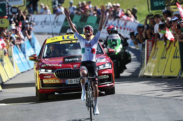 ISAAC DEL TORO SE CORONA EN EL TOUR AUVERGNE-RHÔNE-ALPES