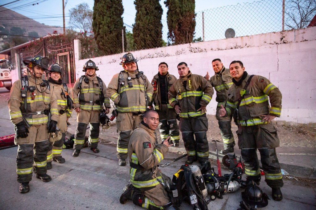 MÁS DE 20 BOMBEROS PARTICIPARON EN LAS LABORES.