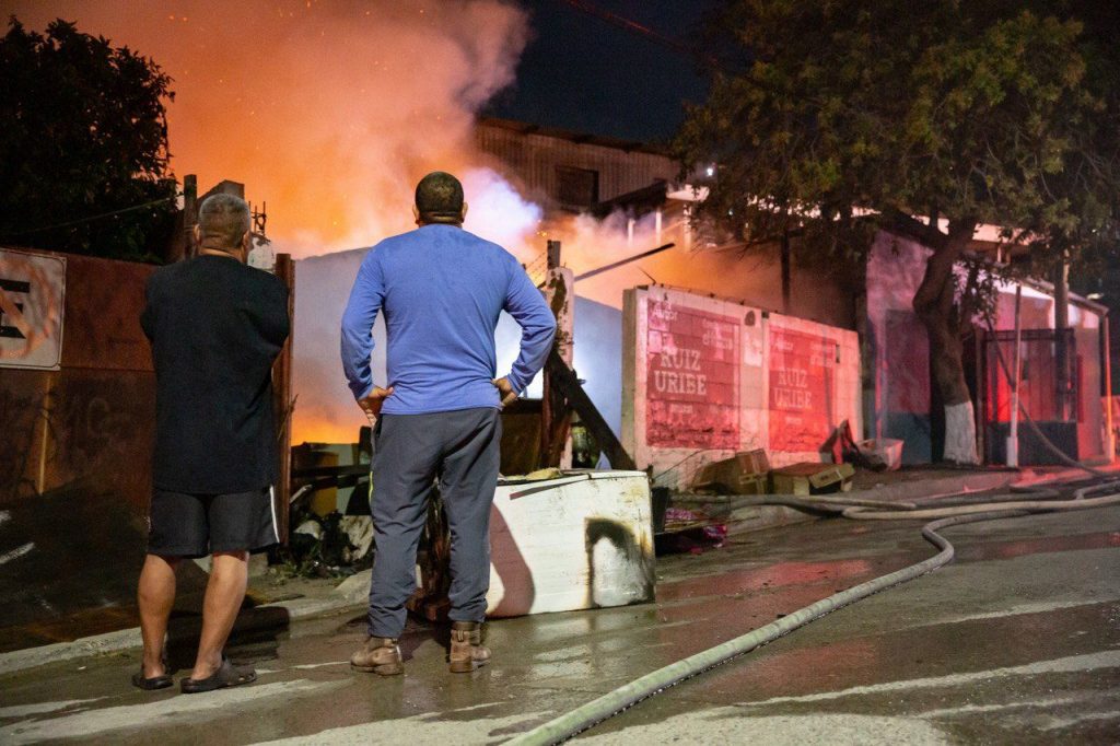 INCENDIO DEJA PÉRDIDAS TOTALES EN UNA VIVIENDA DE MARIANO MATAMOROS.