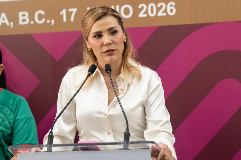 SURGE DEBATE POR POSIBLES LICENCIAS DE CLAUDIA AGATÓN.