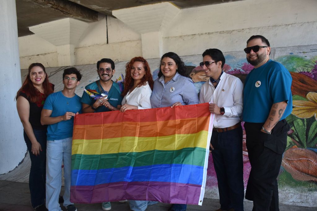“EL ABRAZO” BUSCA REFLEJAR LA DIVERSIDAD Y EL SENTIDO DE COMUNIDAD.
