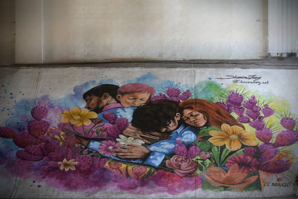 “EL ABRAZO” UN MURAL EN ROSARITO COMO MENSAJE DE INCLUSIÓN.