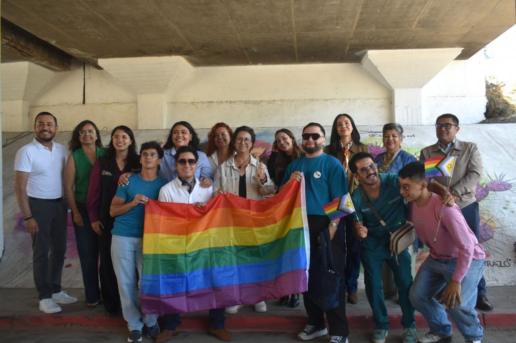 “EL ABRAZO” BUSCA REFLEJAR LA DIVERSIDAD Y EL SENTIDO DE COMUNIDAD.