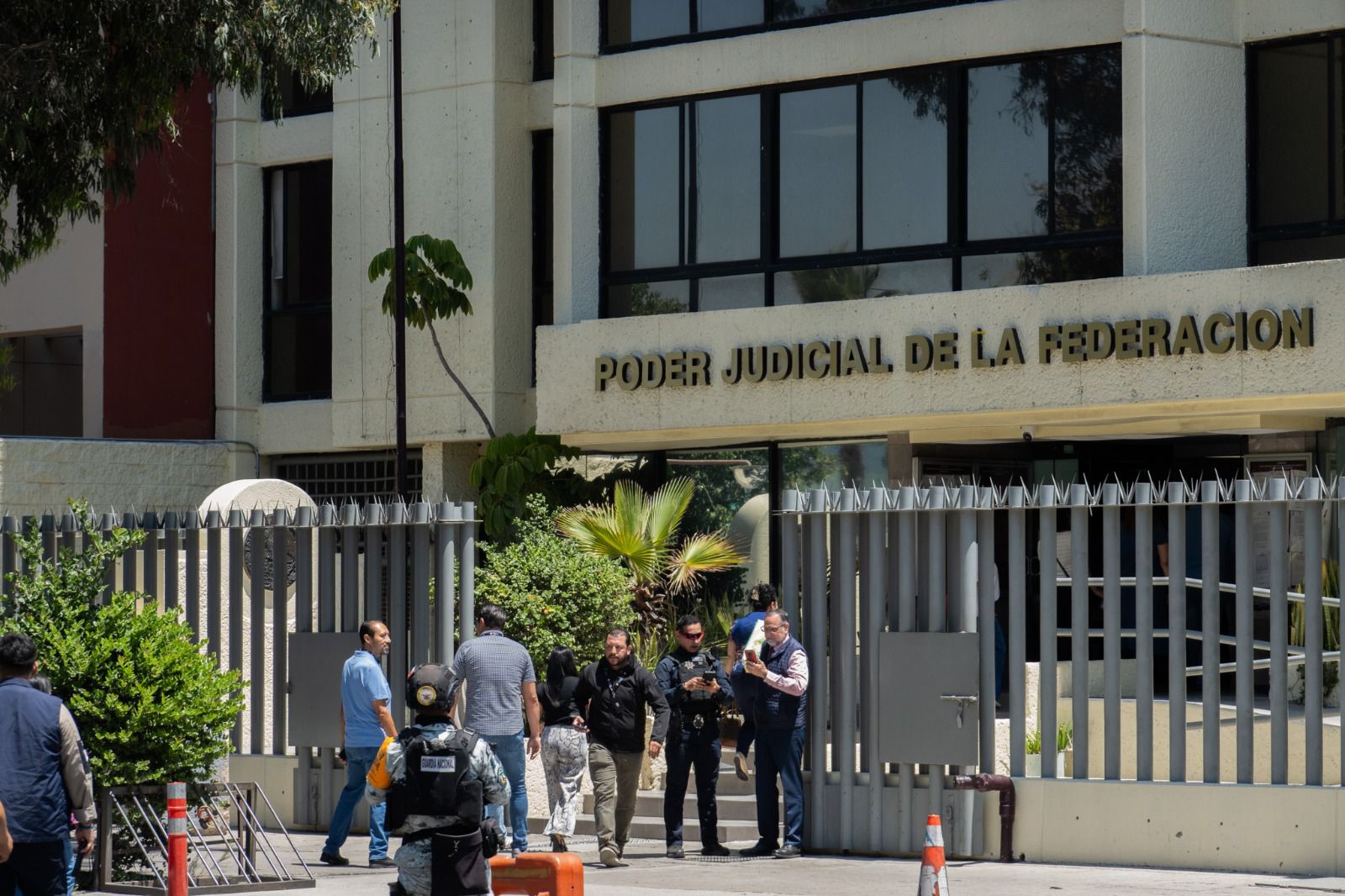 EVACÚAN EDIFICIO DEL PODER JUDICIAL FEDERAL POR PRESUNTA AMENAZA DE BOMBA