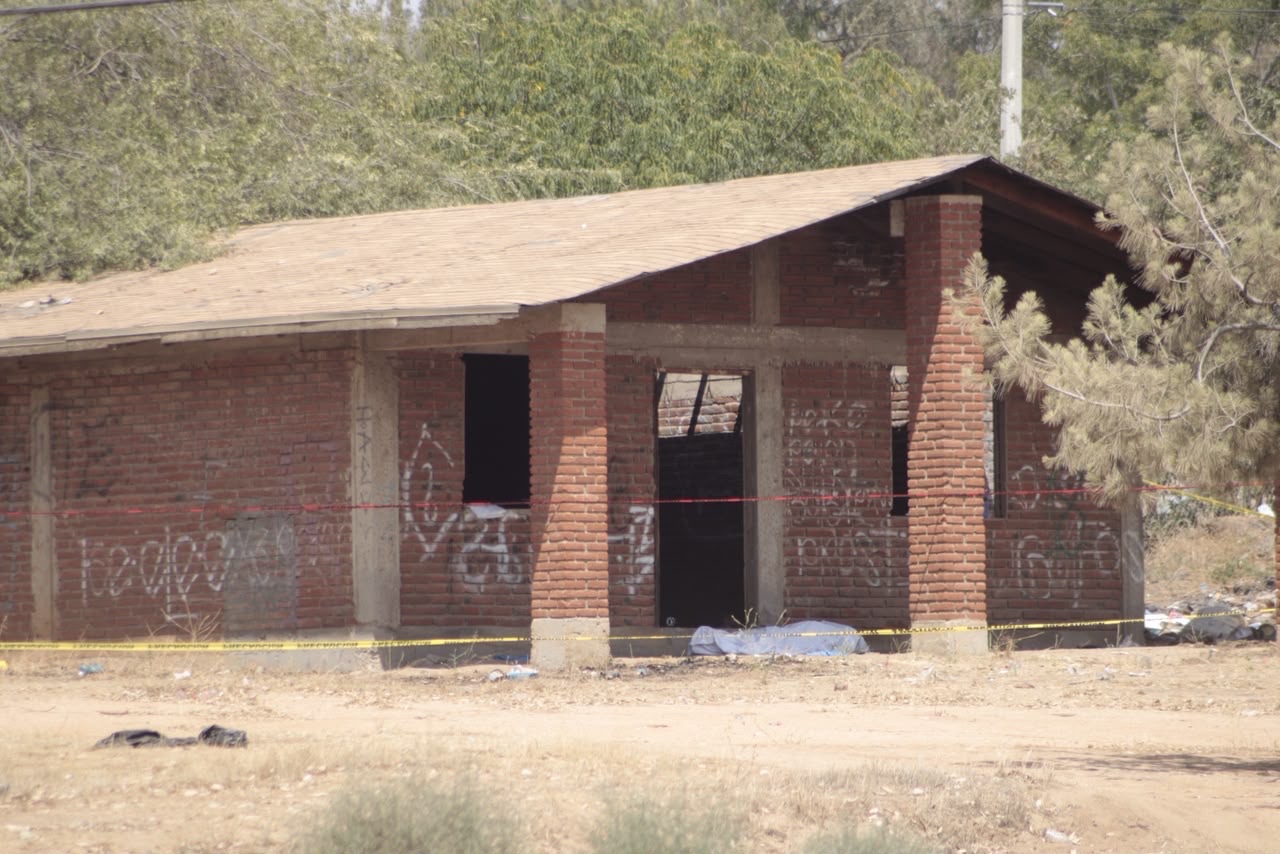 ASESINAN A TRES HOMBRES EN UNA CONSTRUCCIÓN ABANDONADA DE TECATE 