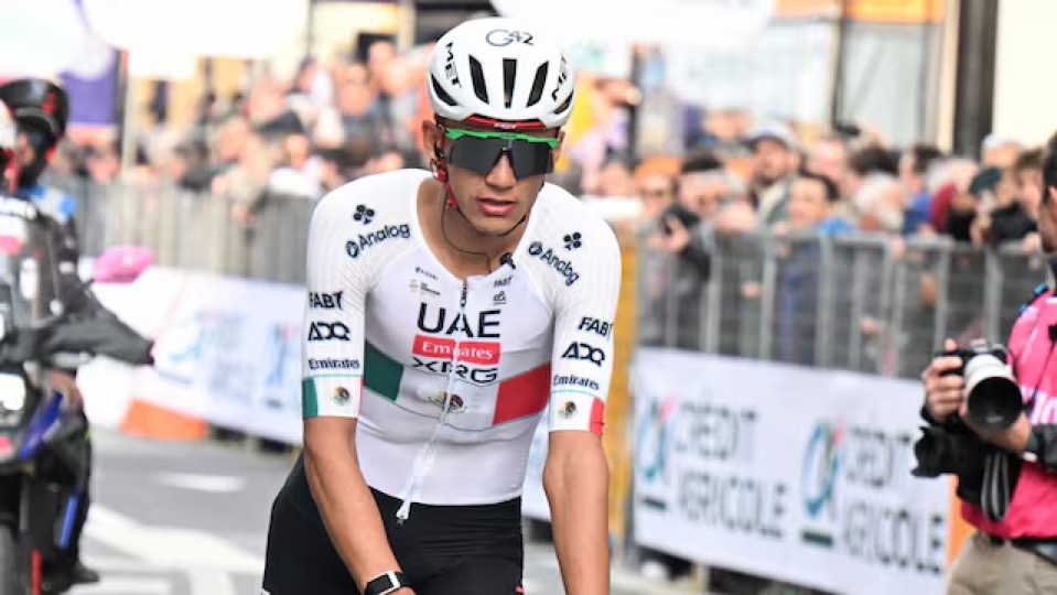 Isaac del Toro llega en sexto lugar en la primera etapa del Tour de Francia.