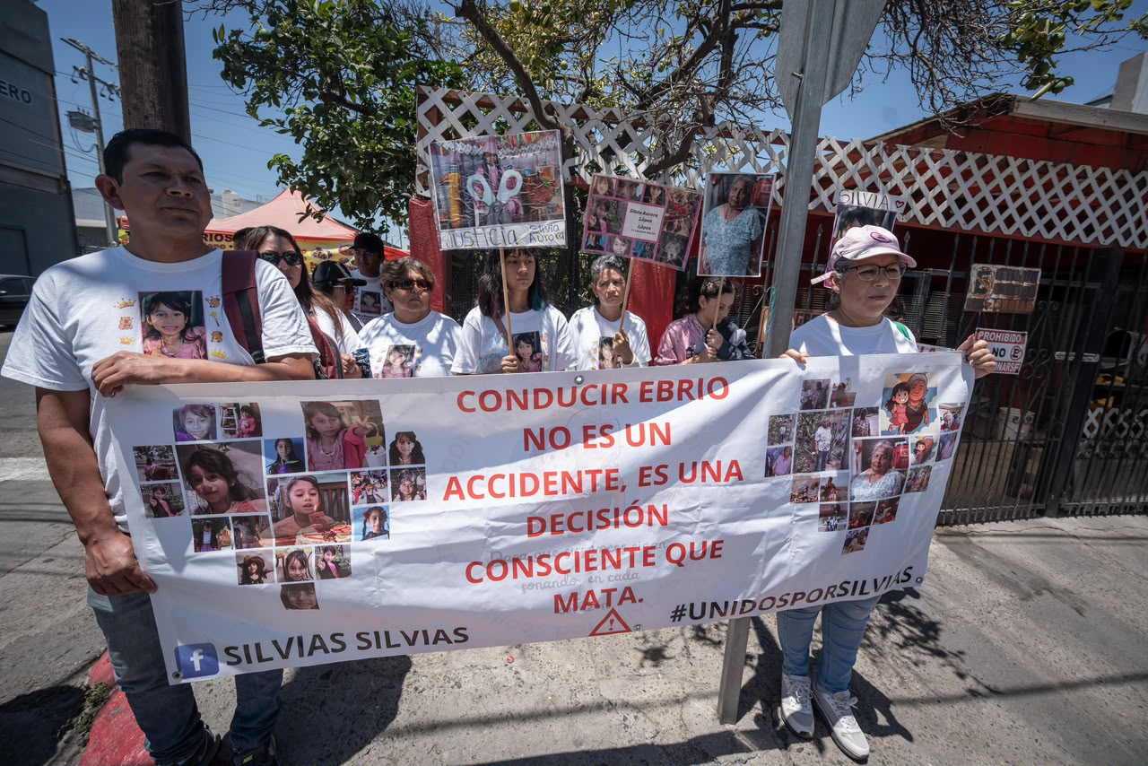 EXIGEN JUSTICIA PARA LAS “SILVIAS” A CASI UN AÑO DEL ACCIDENTE EN PLANICIE