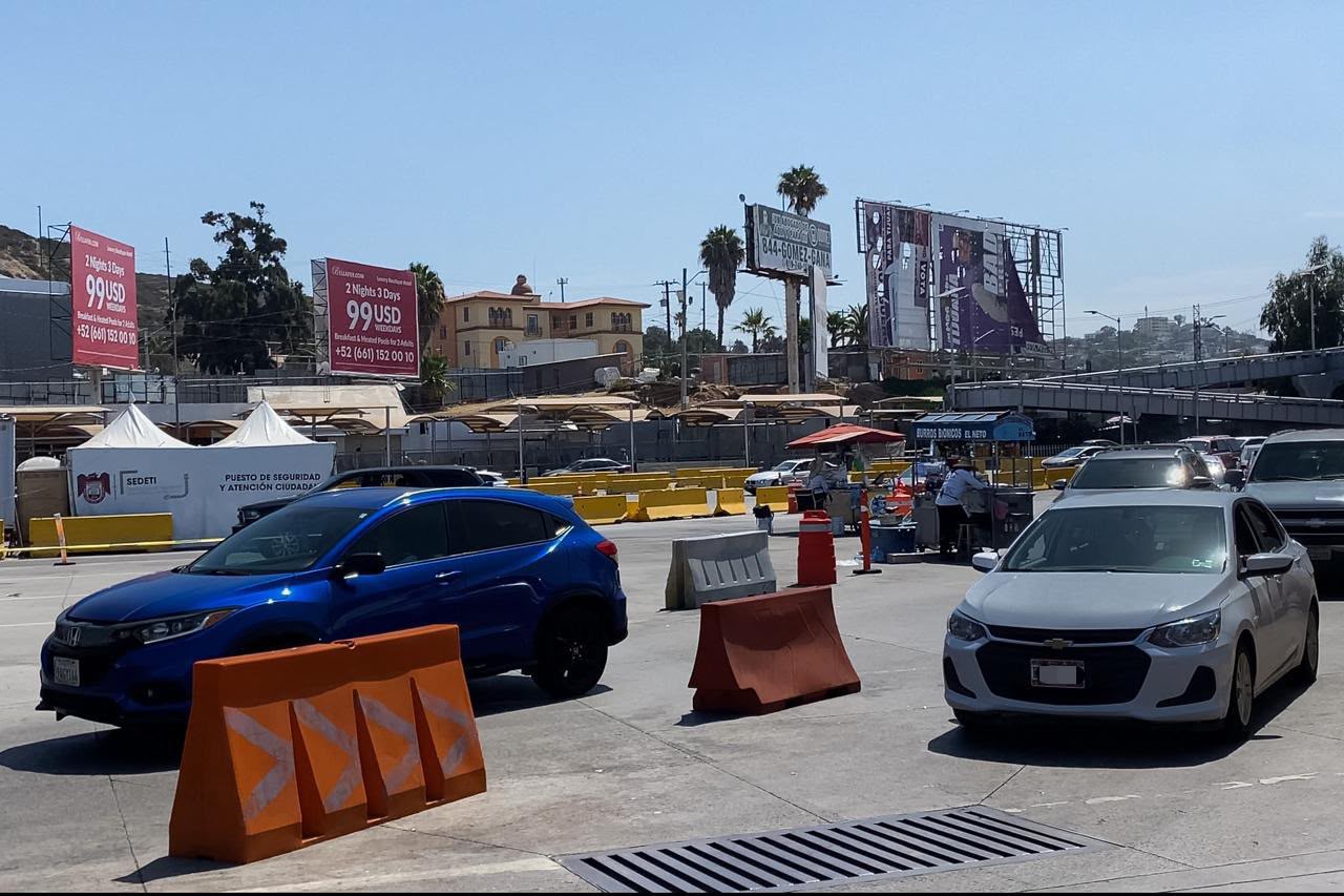 FILAS EN GARITAS IMPACTAN ACTIVIDAD ECONÓMICA EN TIJUANA DURANTE EL VERANO