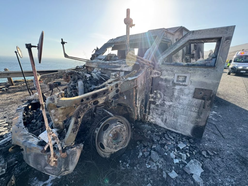 CAMIÓN DE VALORES SE INCENDIA EN LA CARRETERA ESCÉNICA.
