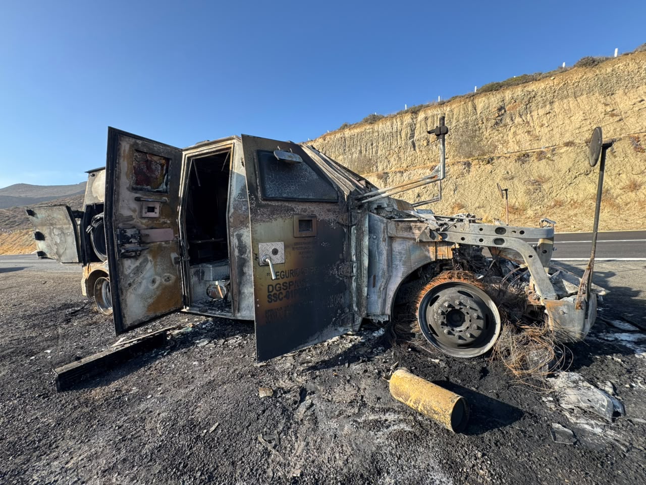 CAMIÓN DE VALORES SE INCENDIA EN LA CARRETERA ESCÉNICA