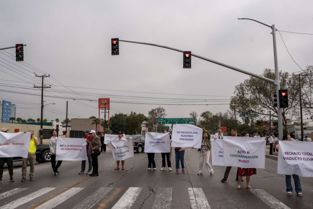 VECINOS DE OTAY SE MANIFIESTAN CONTRA LA SUPERVÍA ELEVADA SUBE-T
