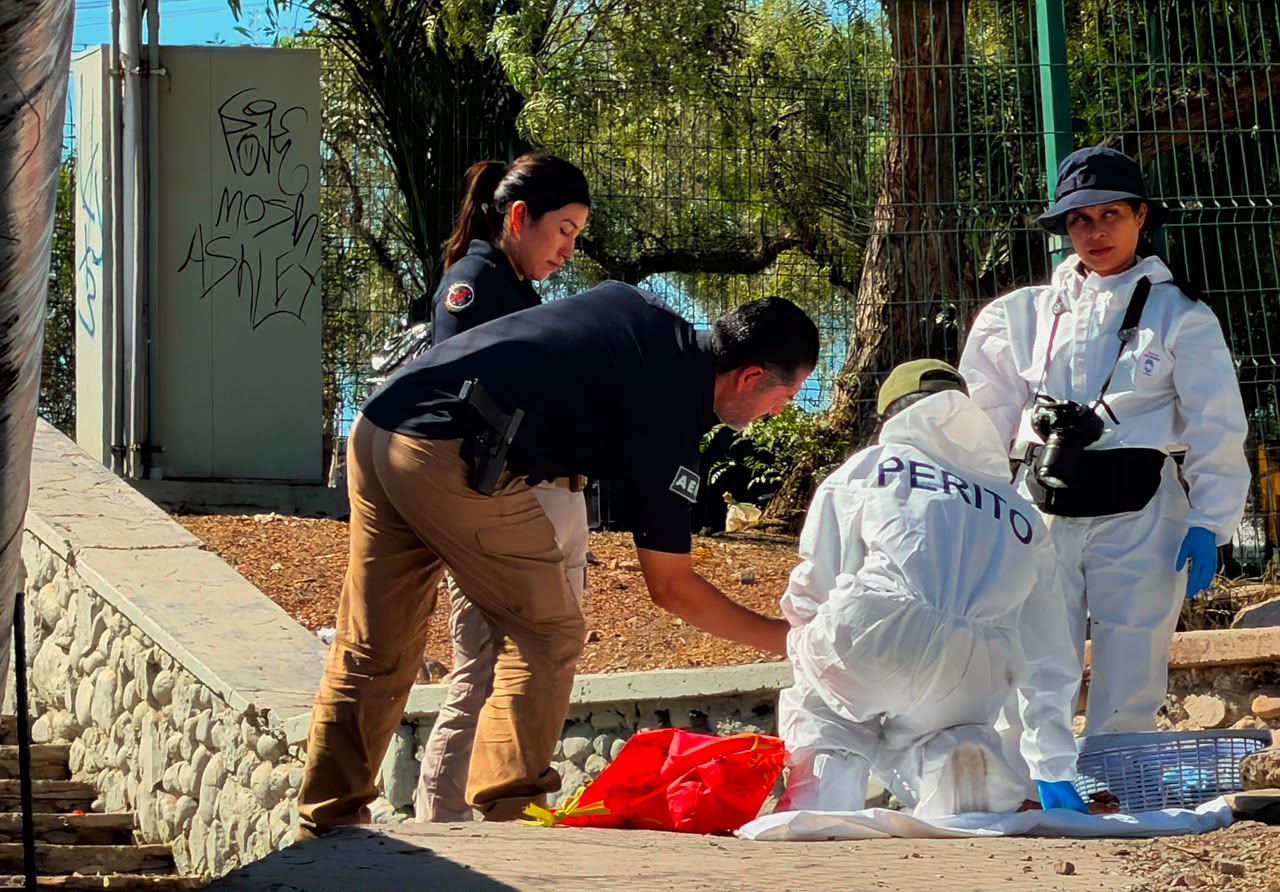 LOCALIZAN RESTOS HUMANOS Y UNA MANTA CON AMENAZAS EN LA COLONIA REFORMA