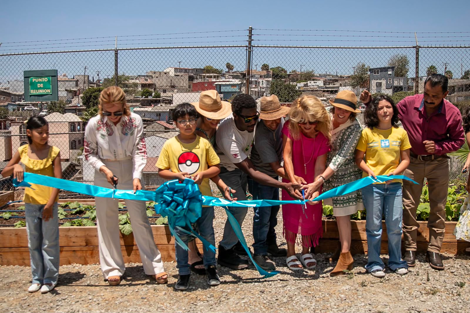 INAUGURAN HUERTO EDUCATIVO EN CLUB DE NIÑOS Y NIÑAS