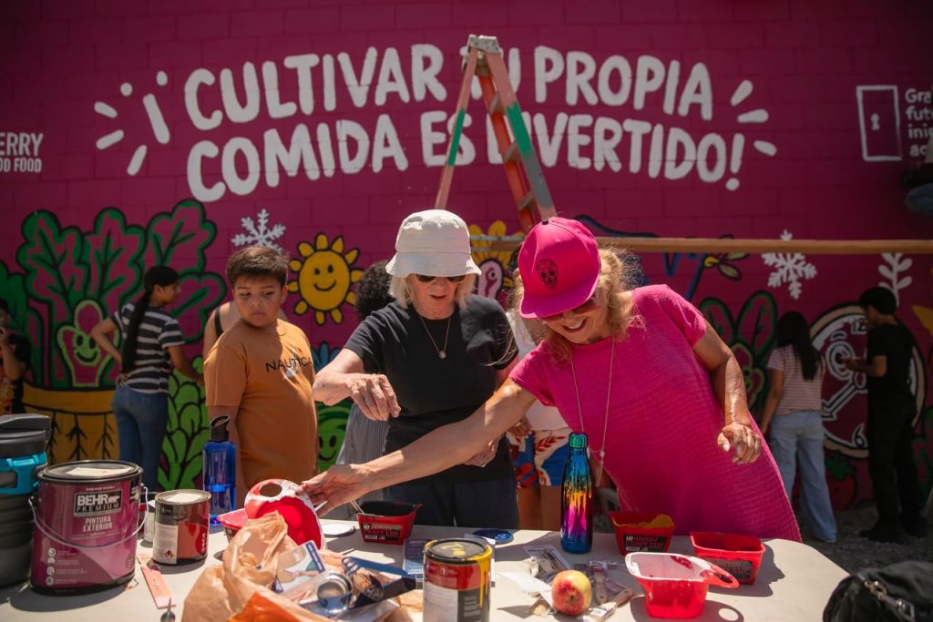 LOS ALIMENTOS COSECHADOS SERÁN UTILIZADOS EN EL COMEDOR DEL CLUB.