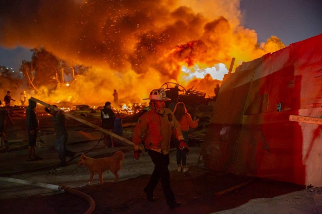 CUATRO ESTACIONES DE BOMBEROS INVOLUCRADAS.