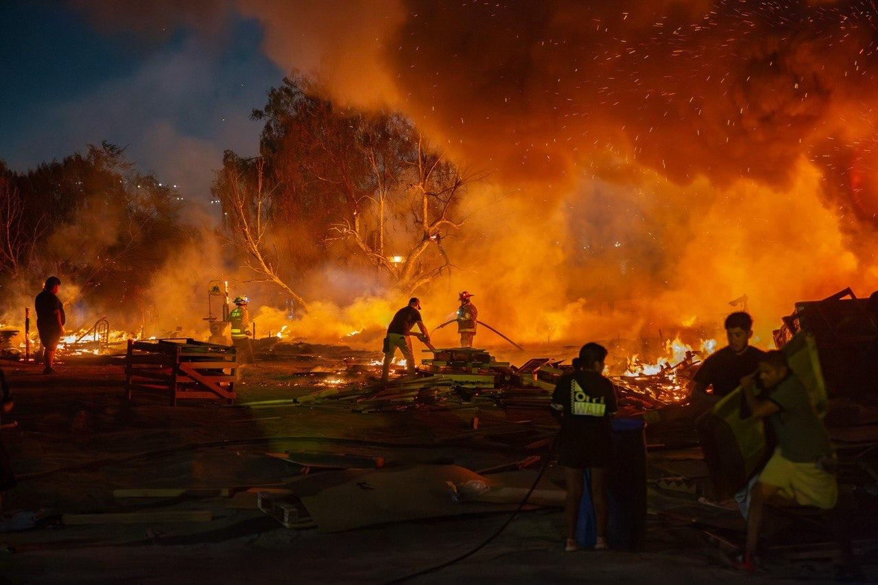 INCENDIO EN MACLOVIO ROJAS ES CONTROLADO POR VECINOS Y BOMBEROS