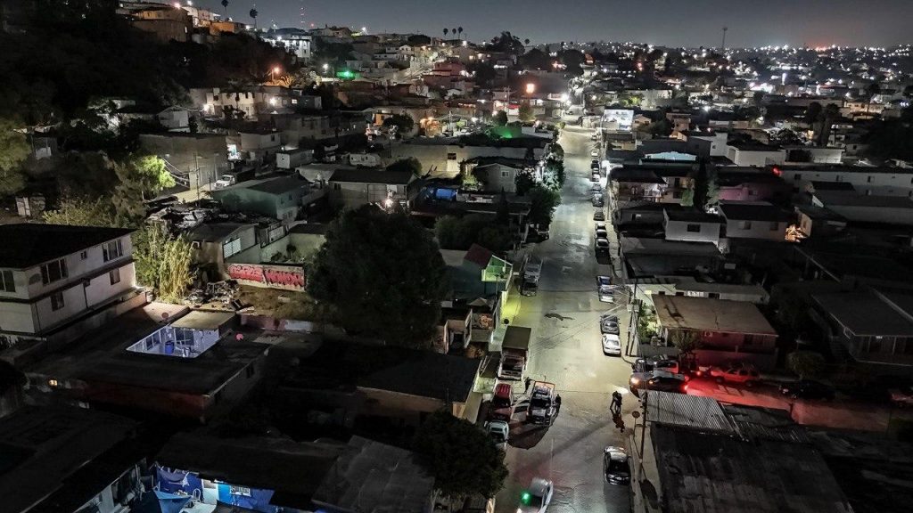 LOCALIZAN INDICIOS EN EL LUGAR.