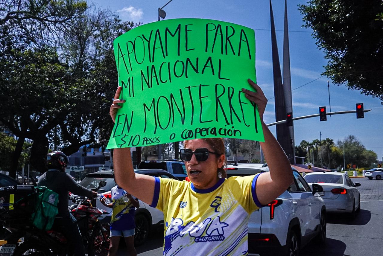 MADRES RECAUDAN FONDOS PARA QUE NIÑAS FUTBOLISTAS COMPITAN EN TORNEO NACIONAL