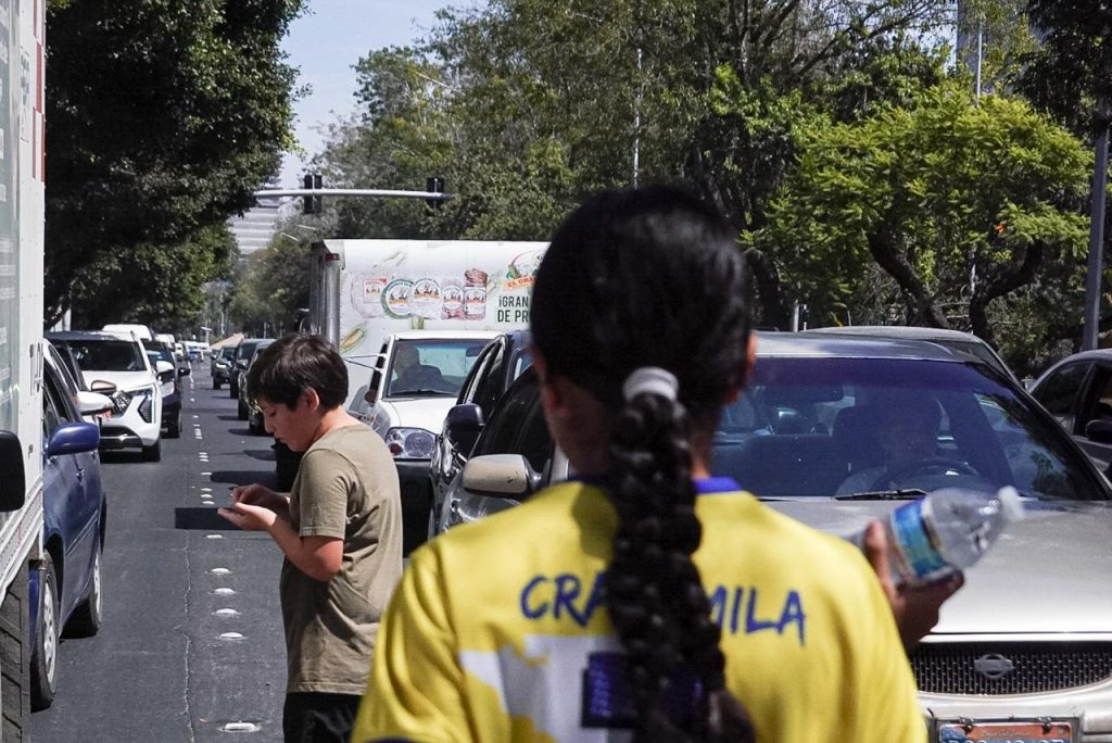 BUSCAN CUBRIR LOS GASTOS DEL VIAJE